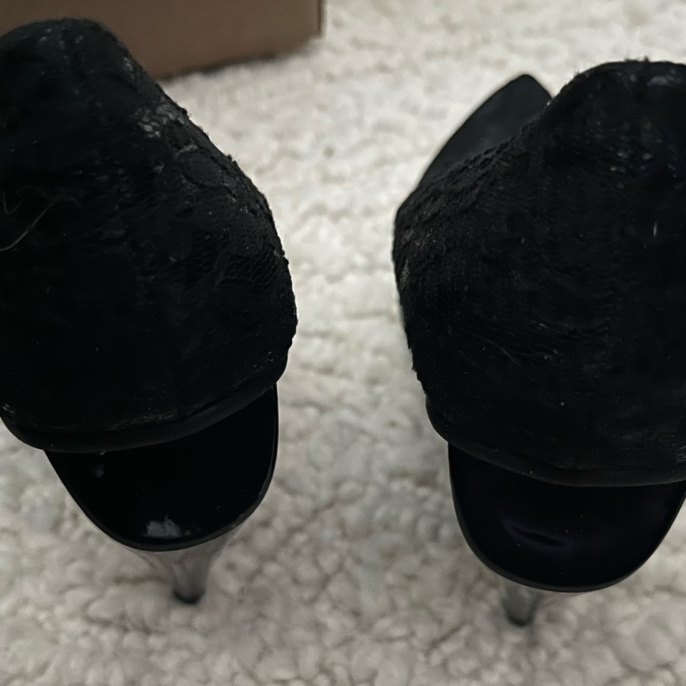 Heels - Picture 4 of 4